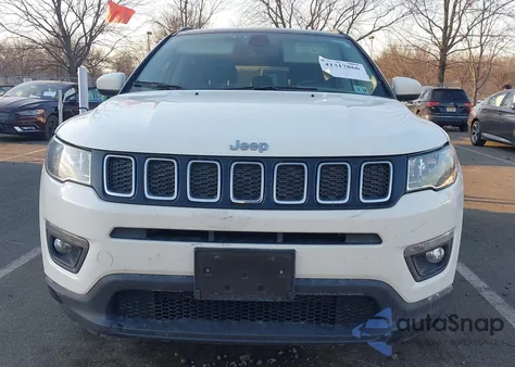 2019 Jeep Compass Latitude 4X4 из США, поврежденный, VIN 3C4NJDBB4KT714079